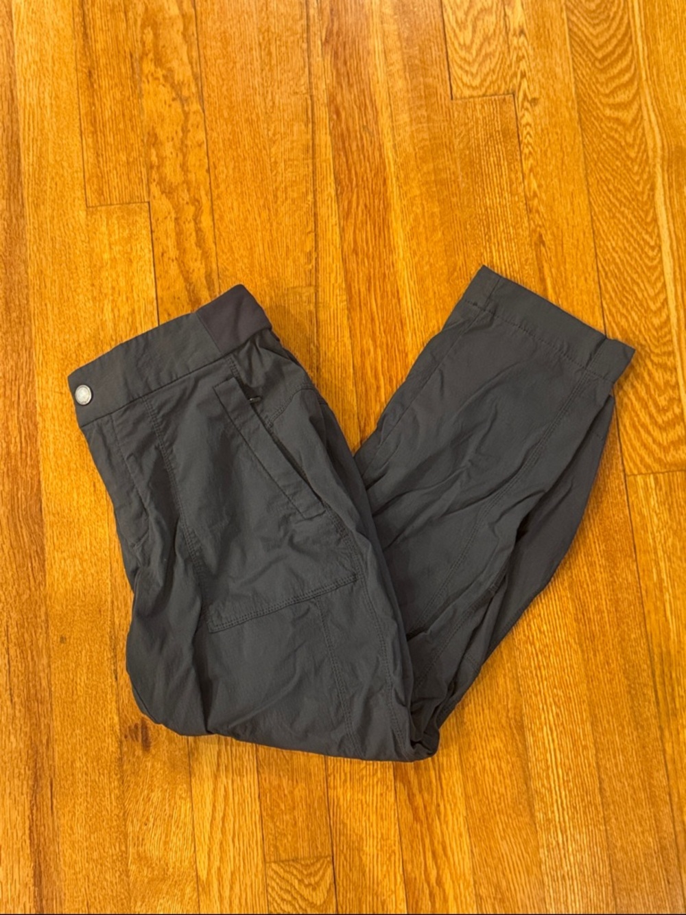 Athleta Women’s Charcoal Black Performance Joggers Size 4